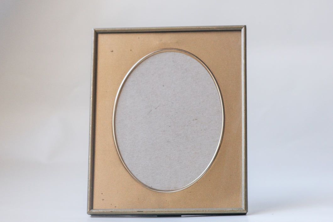 Oval Mat Gold Frame