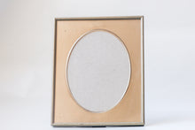 Load image into Gallery viewer, Oval Mat Gold Frame
