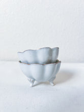 Load image into Gallery viewer, Porcelain Violet Dishes
