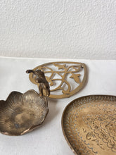 Load image into Gallery viewer, Brass Heart Trivet
