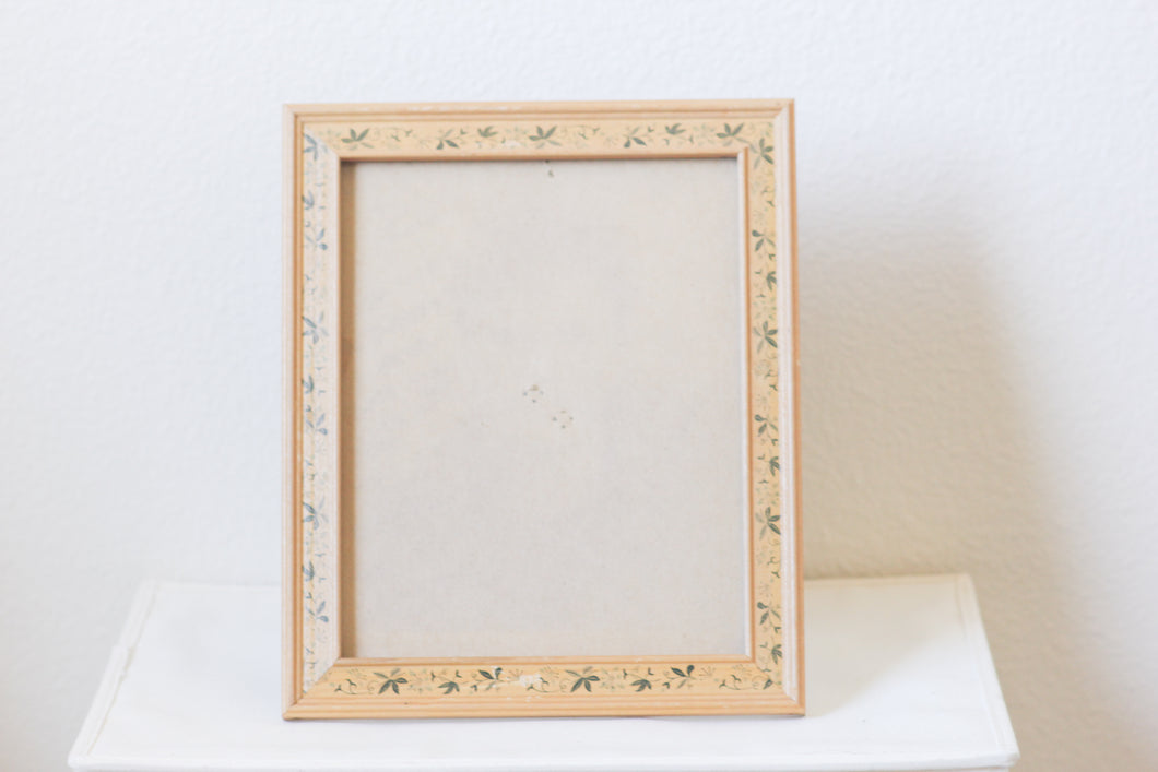 Wooden Floral 8x10 Frame