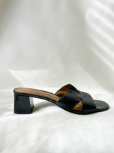 Load image into Gallery viewer, Black Weave Block Heels - Size 7.5
