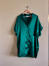 Load image into Gallery viewer, Green Silky Pajama Top - M
