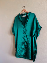 Load image into Gallery viewer, Green Silky Pajama Top - M
