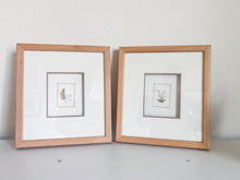 Load image into Gallery viewer, Pair of Paper Flower Frames
