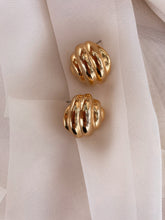 Load image into Gallery viewer, 80s Gold Earrings
