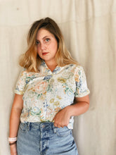 Load image into Gallery viewer, Preloved Floral Blouse - Size PS
