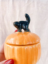 Load image into Gallery viewer, Ceramic Pumpkin with Black Cat Handle
