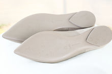 Load image into Gallery viewer, Preloved Mercedes Castillo Loafers - Size 5
