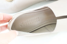 Load image into Gallery viewer, Preloved Mercedes Castillo Loafers - Size 5
